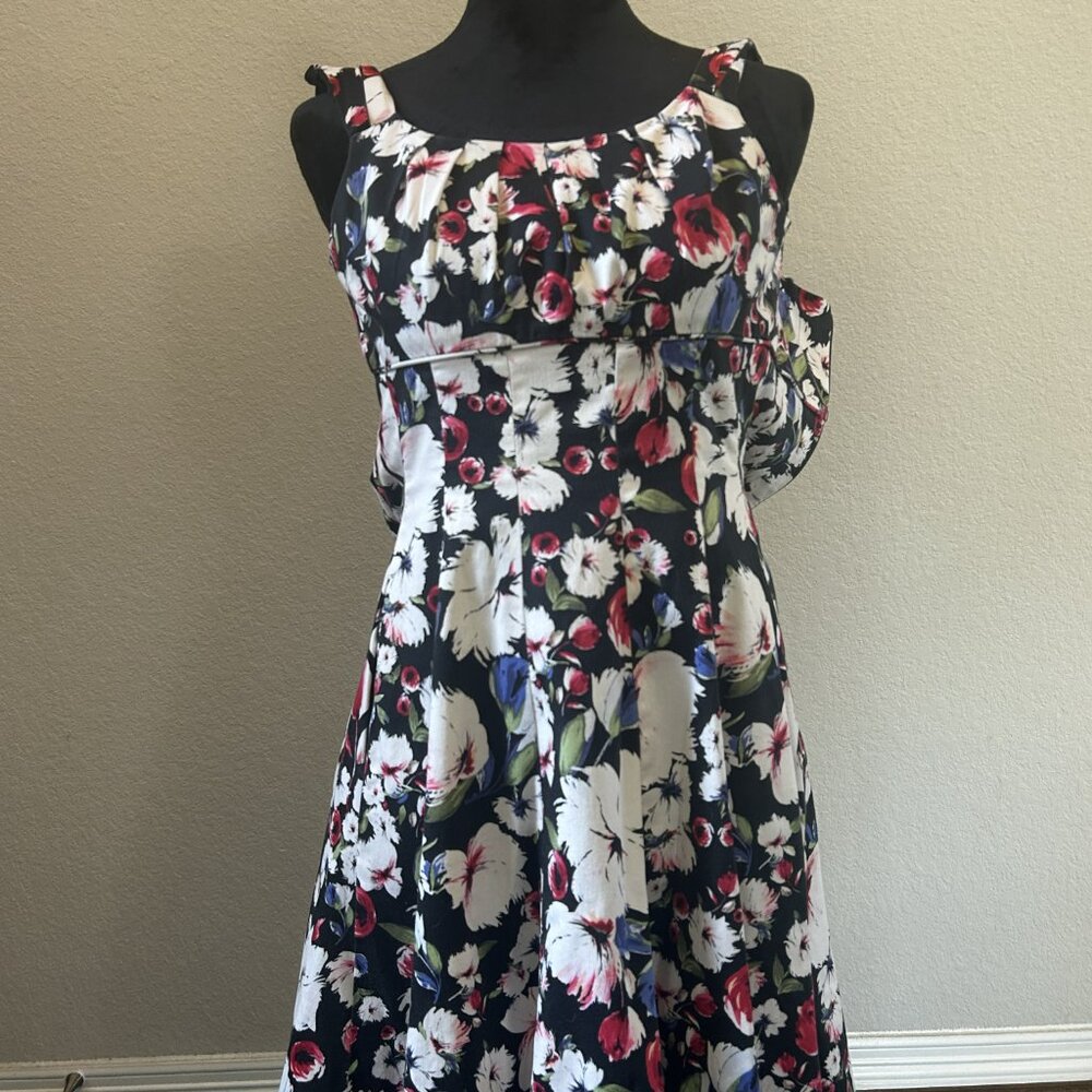 White House Black Market Floral Dress Size 00